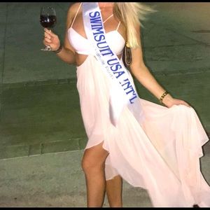 Bebe Cutout Maxi Dress. Ready for Summertime! Size 4